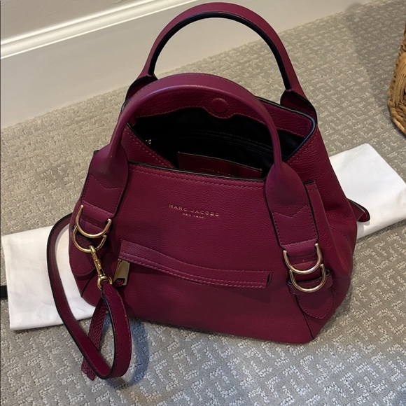 Classic Marc Jacobs Small Anchor Bag, just like wine, aged but still fine! - Picture 5 of 12